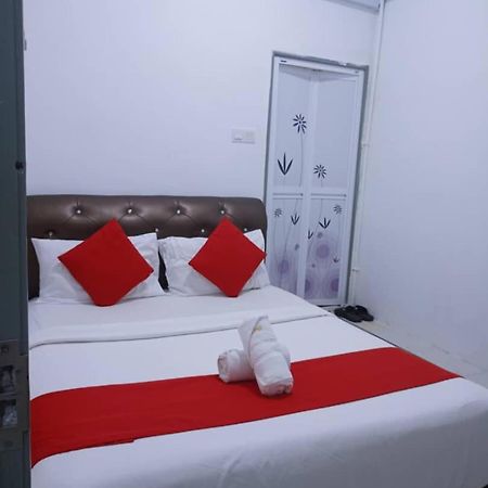 Max Ferringhi Hotel Batu Feringgi Bagian luar foto