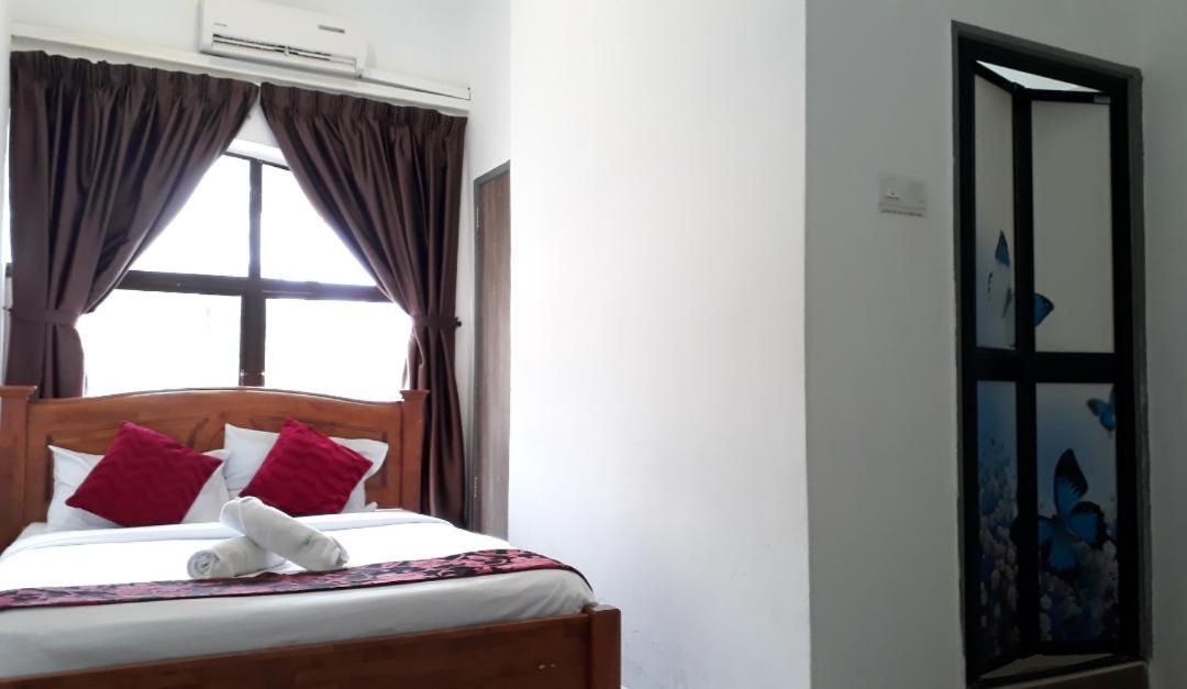 Max Ferringhi Hotel Batu Feringgi Bagian luar foto